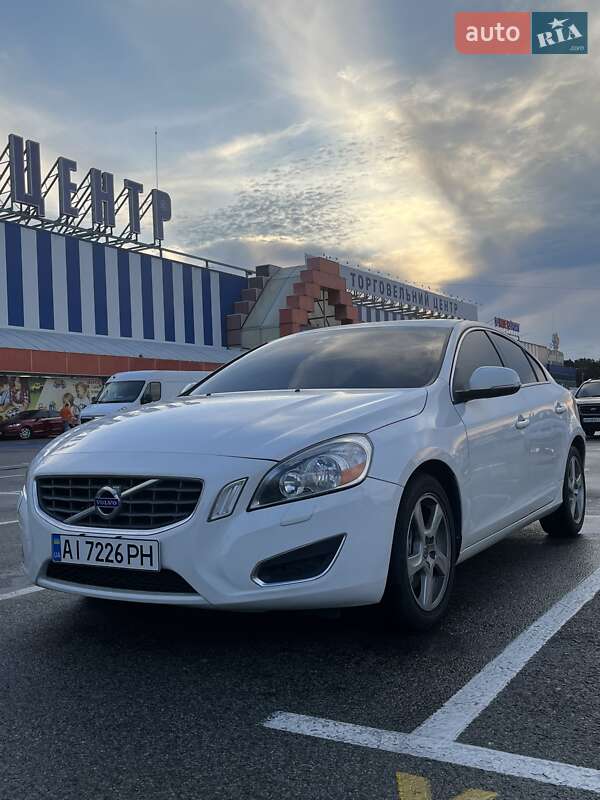 Volvo S60 (2012)