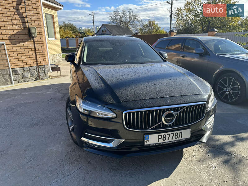 Volvo S90 (2016)
