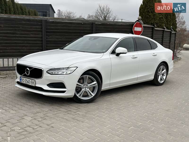 Volvo S90 (2017)