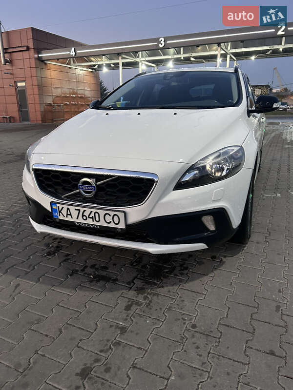 Volvo V40 cross country (2015)
