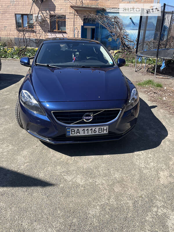 Volvo V40 (2015)