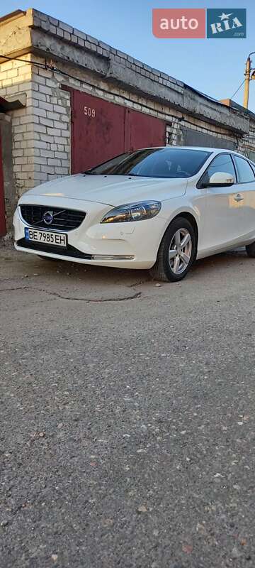 Volvo V40 (2013)