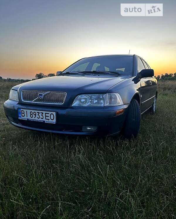 Volvo V40 (2000)
