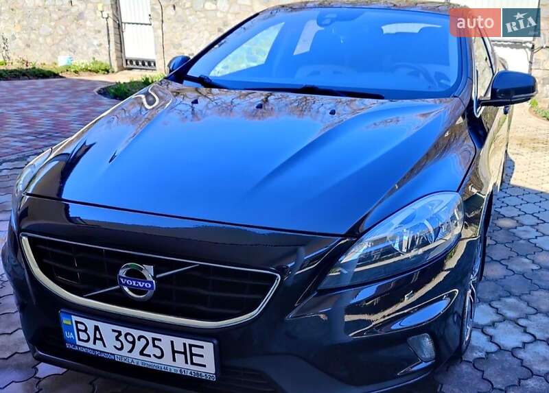 Volvo V40 (2015)
