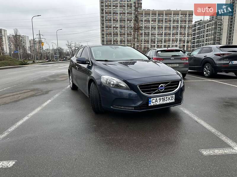 Volvo V40 (2014)