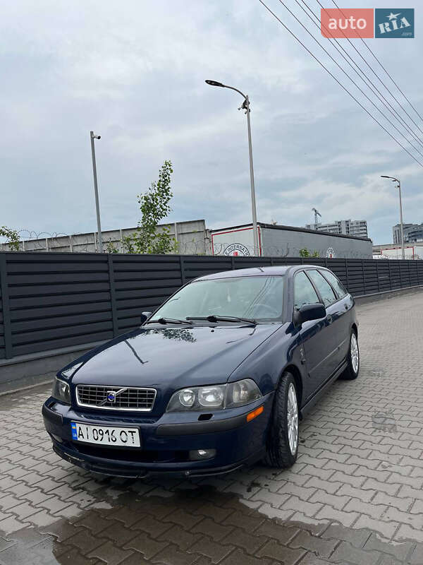 Volvo V40 (2001)