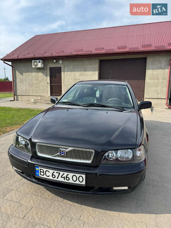 Volvo V40 (2002)