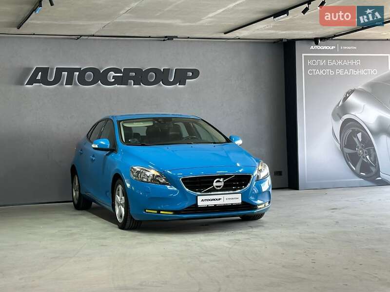 Volvo V40 (2013)