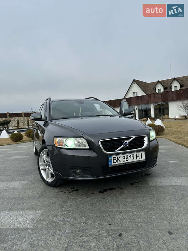 Volvo V50 (2010)