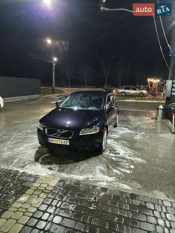 Volvo V50 (2010)