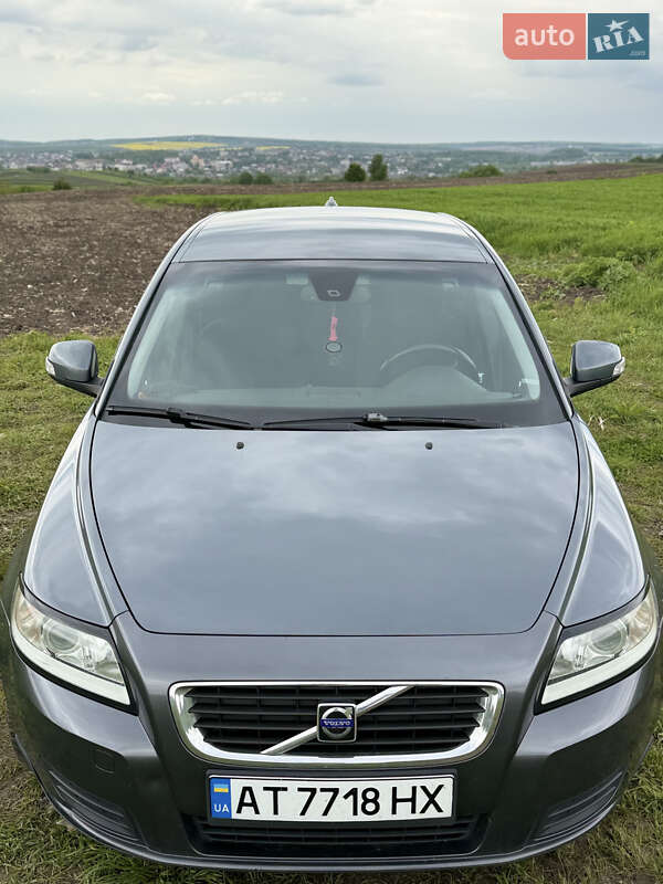 Volvo V50 (2009)