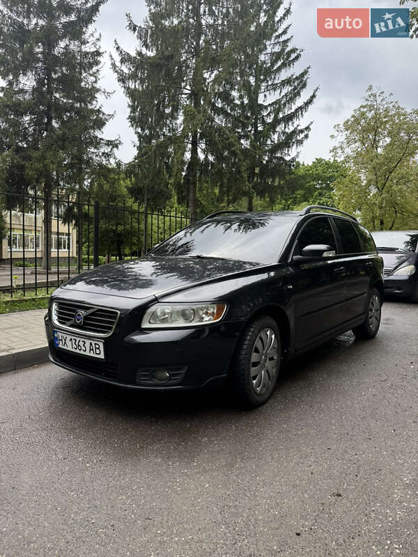 Volvo V50 (2009)
