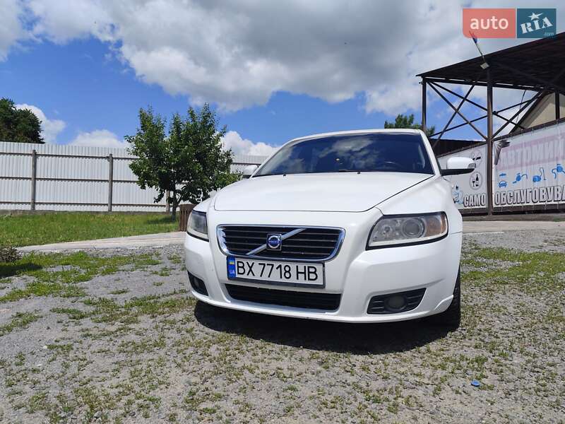 Volvo V50 (2009)