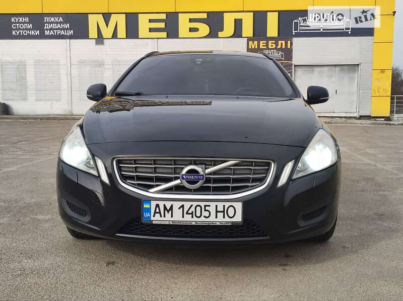 Volvo V60cc (2012)