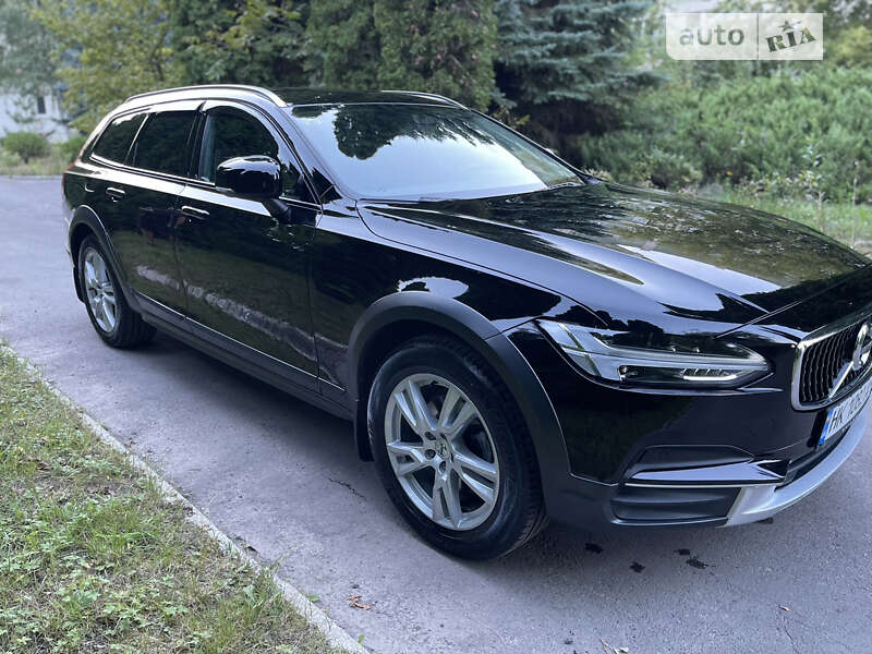 Volvo V90 cross country (2017)