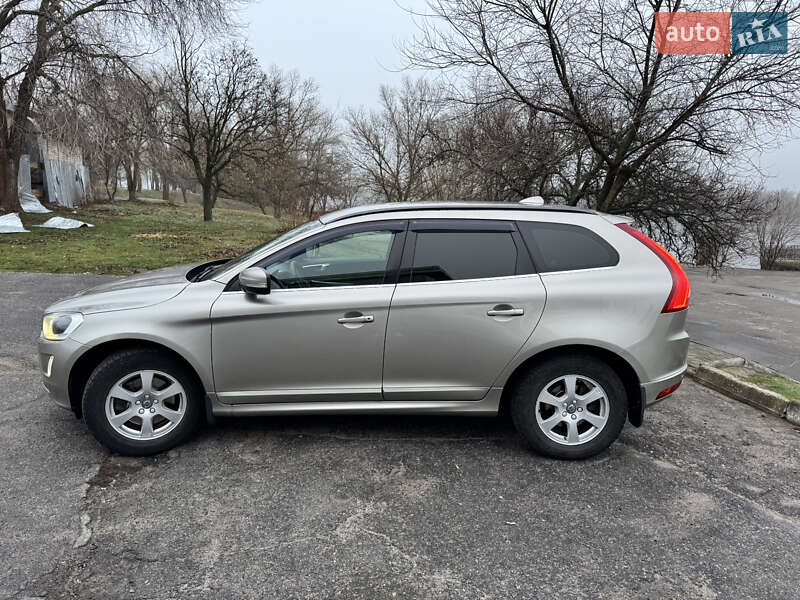 Volvo Xc60 (2015)