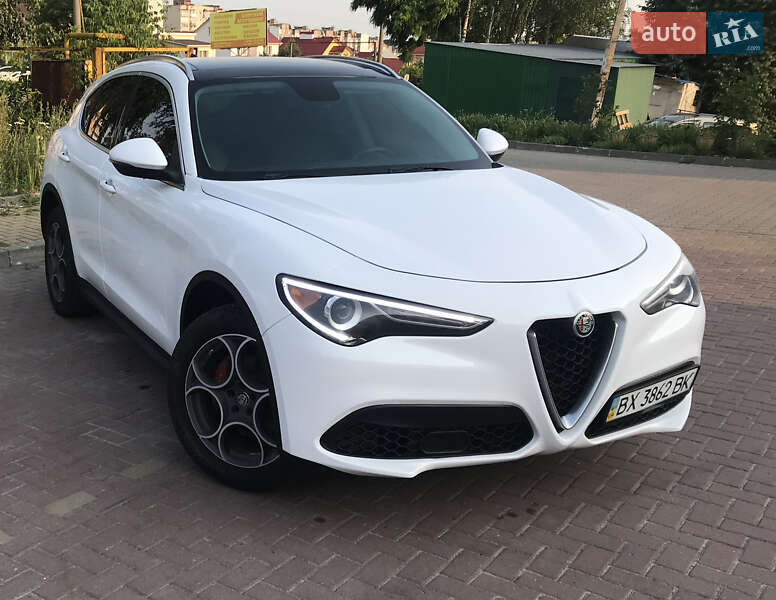 Alfa-romeo Stelvio (2018)