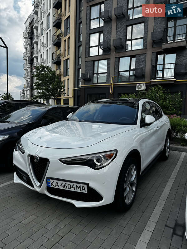 Alfa romeo Stelvio (2018)