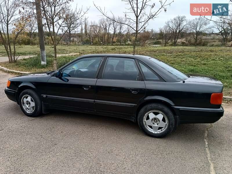 Audi 100 (1992)