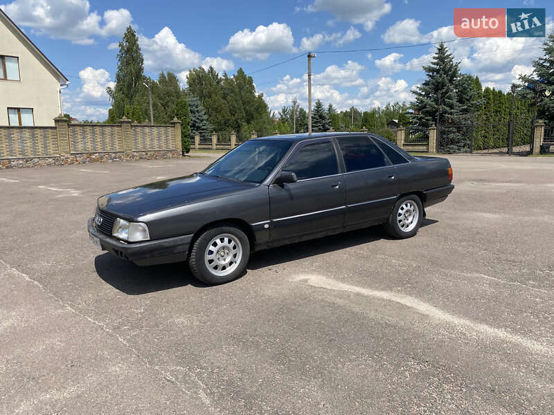 Audi 100 (1990)