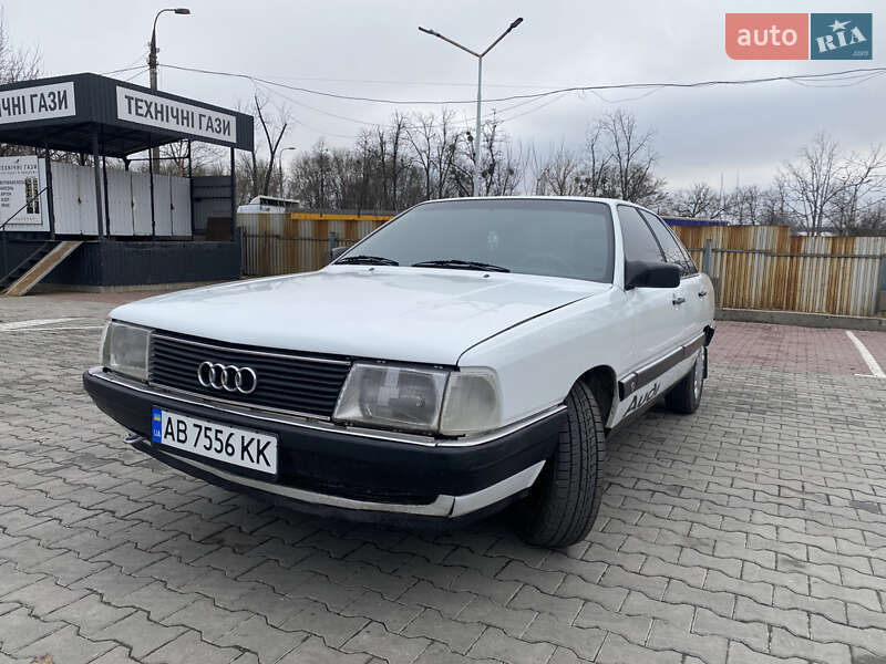 Audi 200 (1986)
