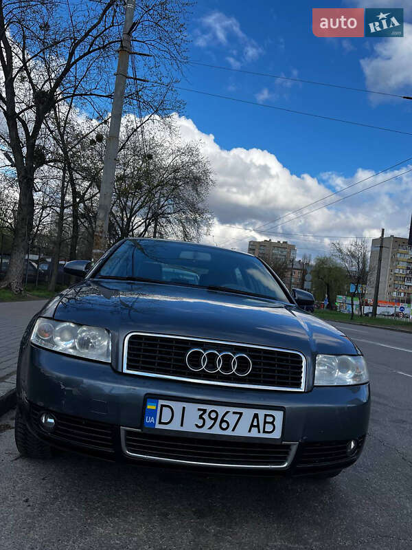Audi A4 (2004)