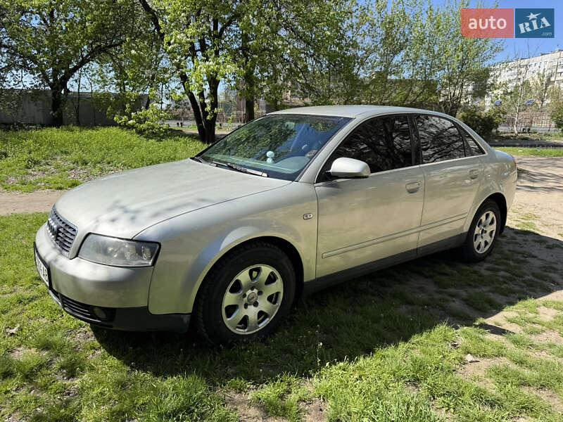 Audi A4 (2003)