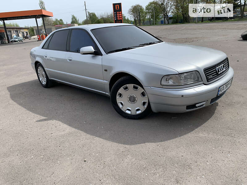 Audi A8 (2000)