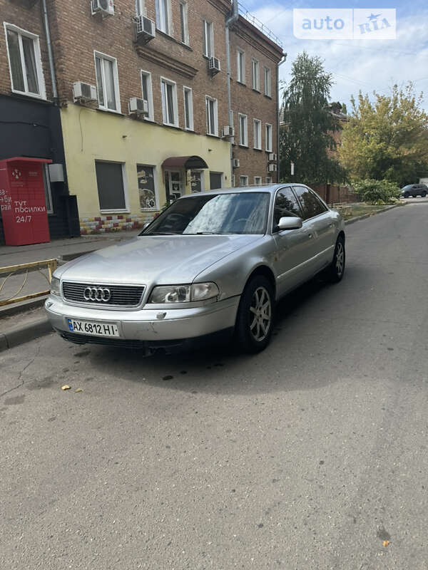 Audi A8 (1998)