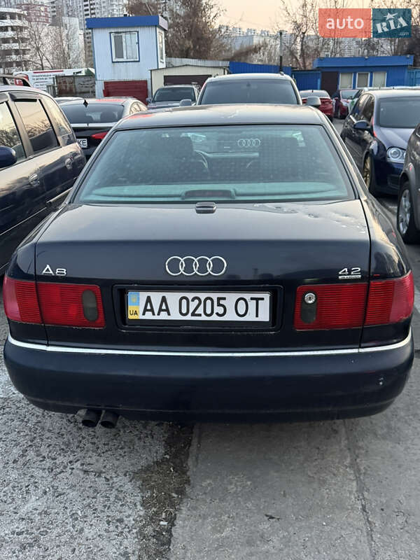 Audi A8 (2002)