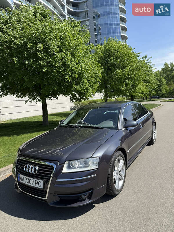 Audi A8 (2004)