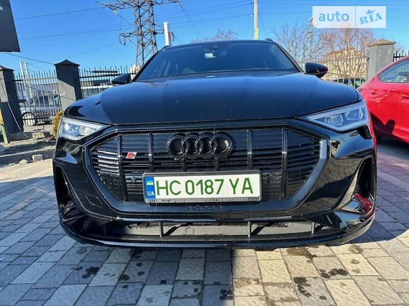 Audi E-tron s (2022)
