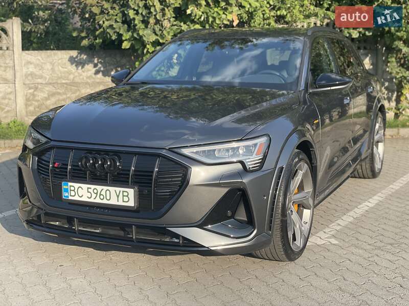 Audi E-tron s (2022)