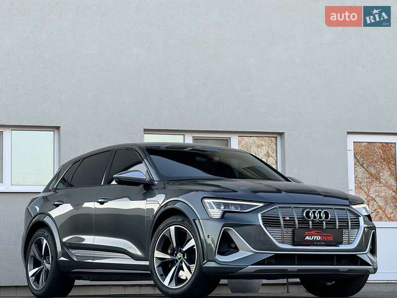 Audi E-tron s (2021)