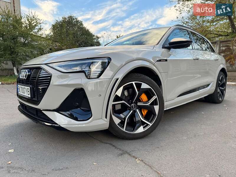 Audi E-tron (2021)