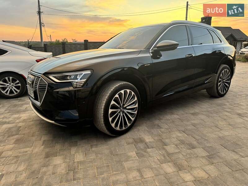 Audi E-tron (2019)