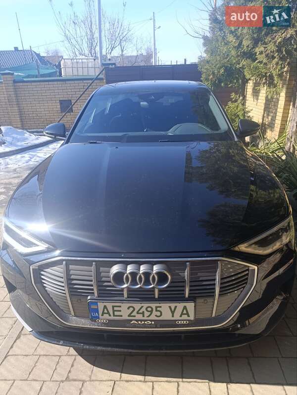Audi E-tron (2019)