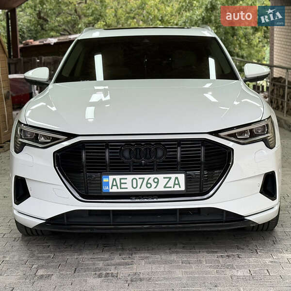 Audi E-tron (2020)