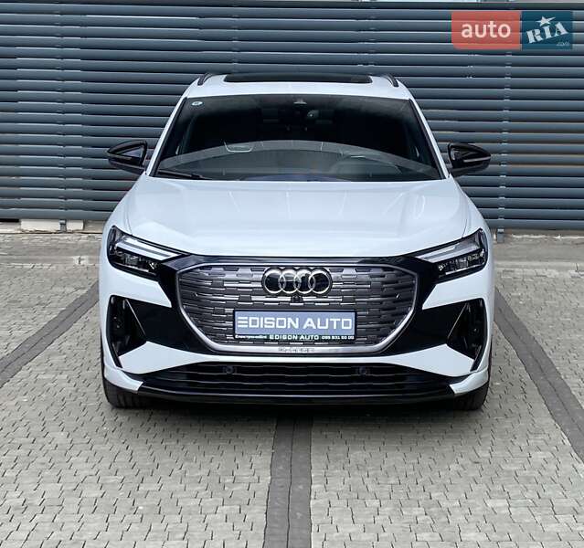 Audi Q4 e-tron (2024)