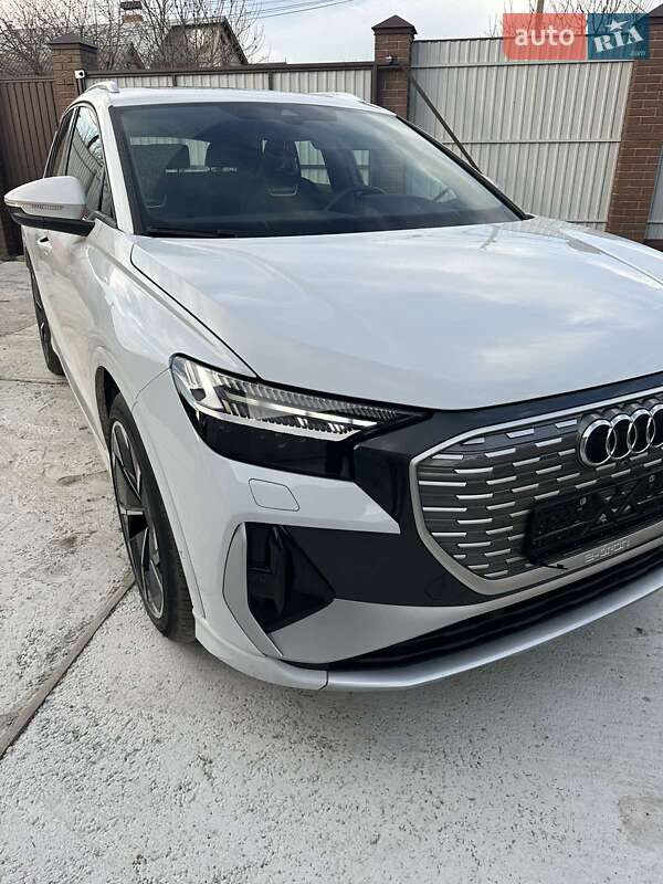 Audi Q4 e-tron (2022)