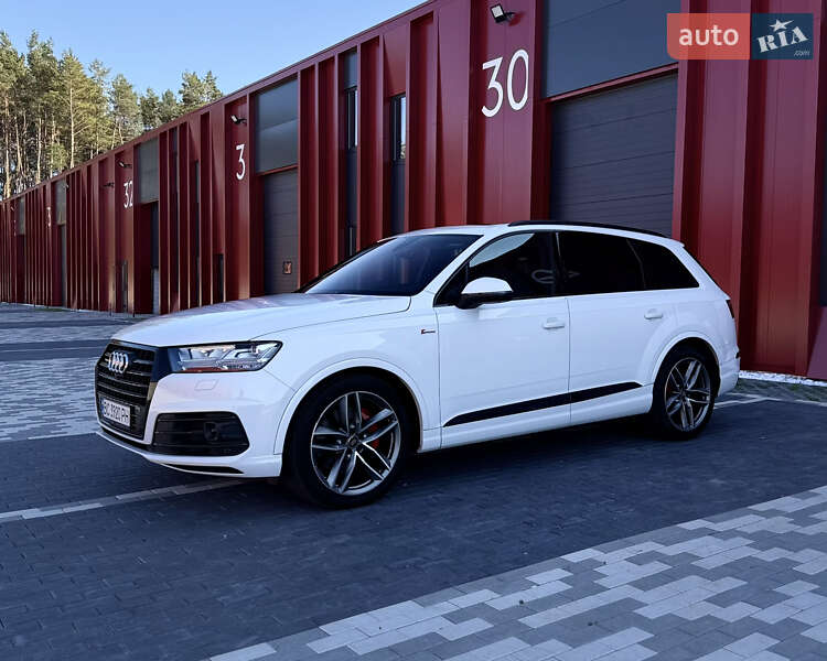 Audi Q7 (2017)