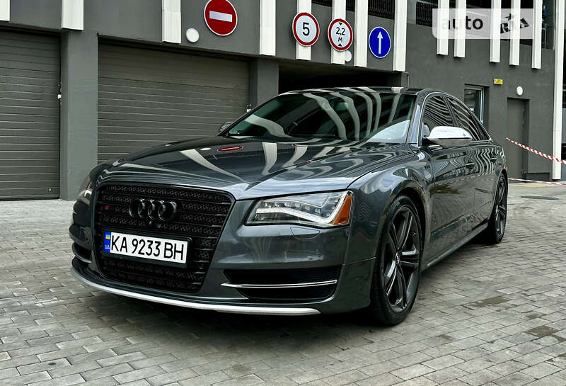 Audi S8 (2012)