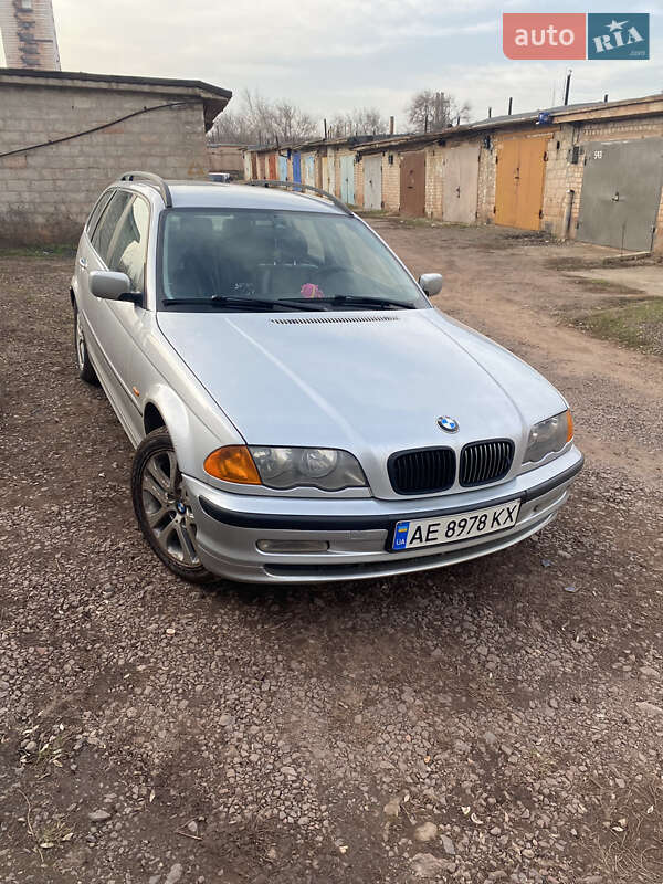 Bmw 330xi (2000)