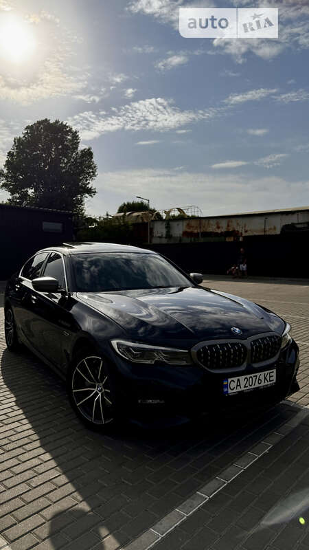 Bmw 330e (2022)