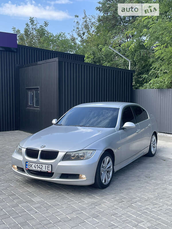 Bmw 330d (2005)