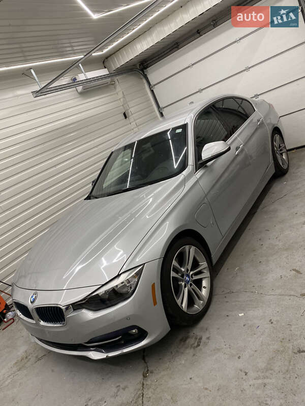 Bmw 330e (2016)