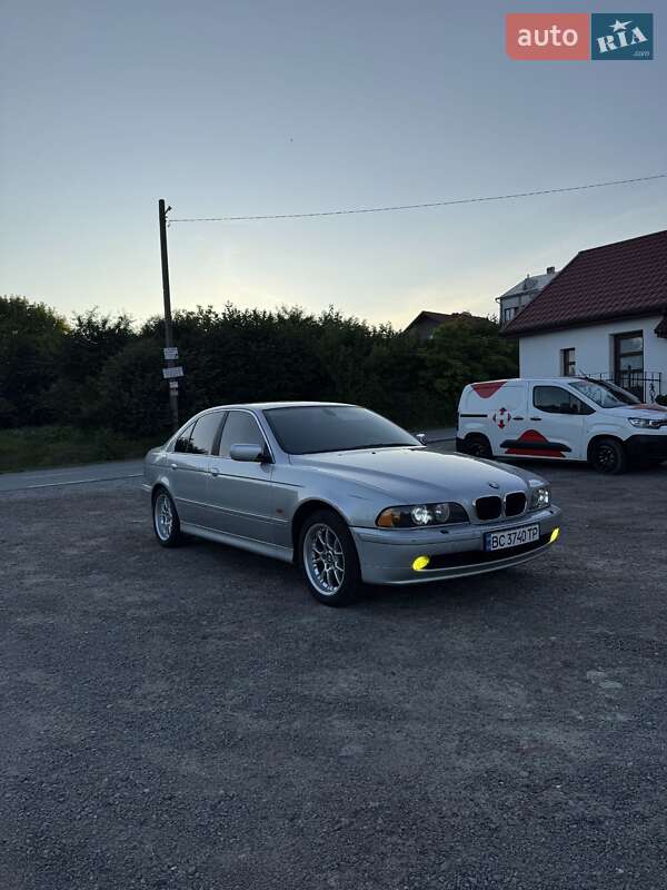 Bmw 5 series (2003)