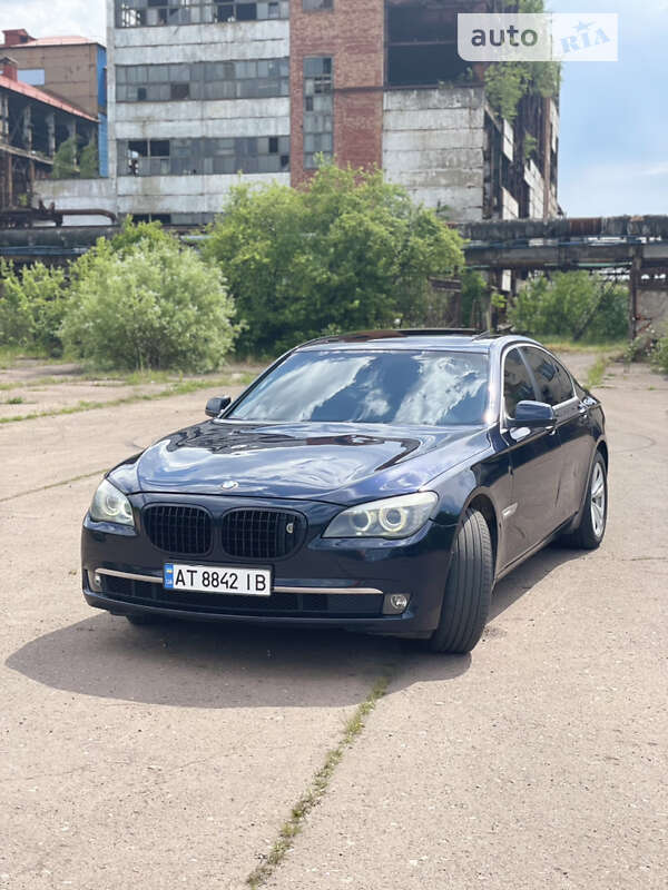 Bmw 740i (2008)