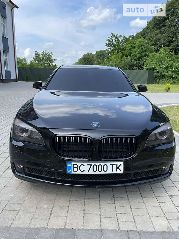 Bmw 740i (2011)