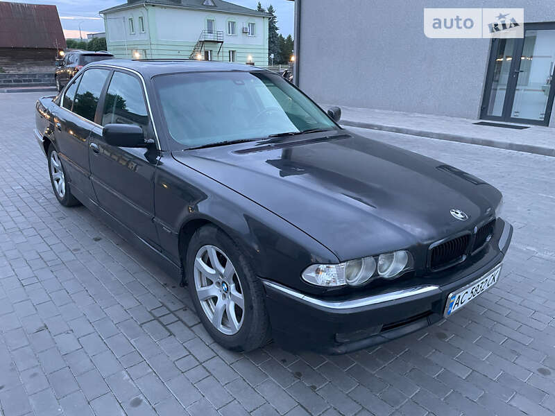 Bmw 7 series (1999)